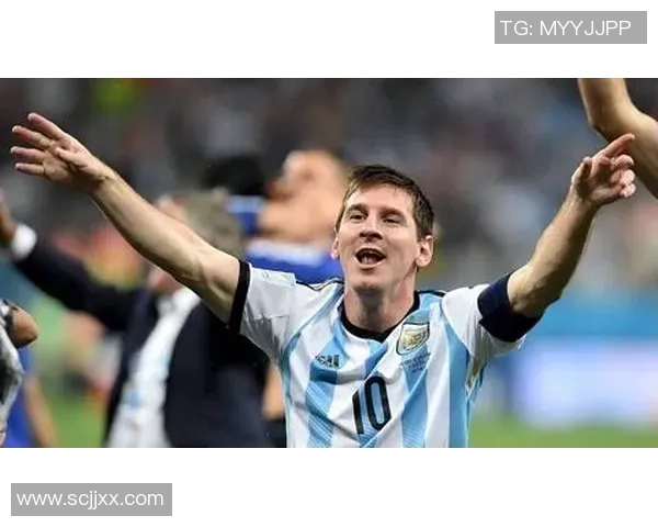 球星猛踢破足球场瞬间爆发震撼场面引爆全场观众狂热反应